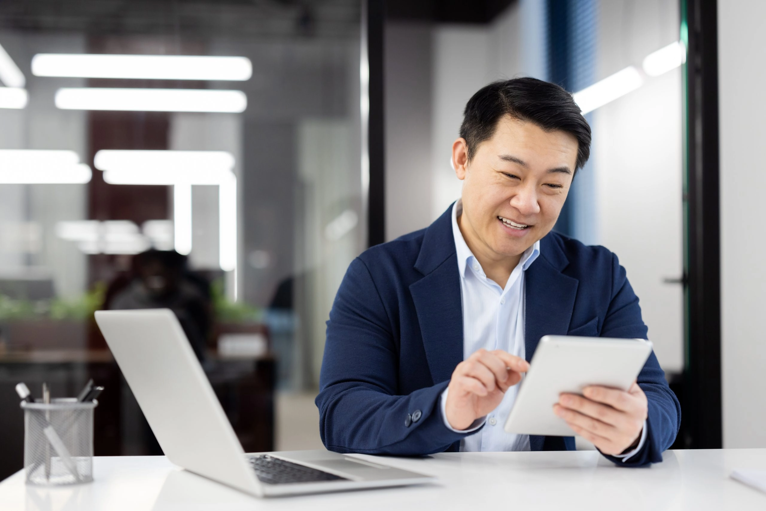 Business owner getting online business loan