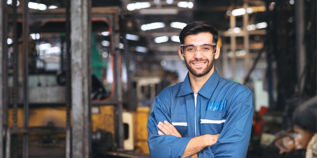 business owner in manufacturing plant illustrative for manufacturing insurance article